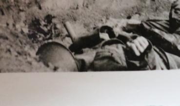 Preview: altes Foto - Soldatengrab - gefallene Soldaten - Ort ?